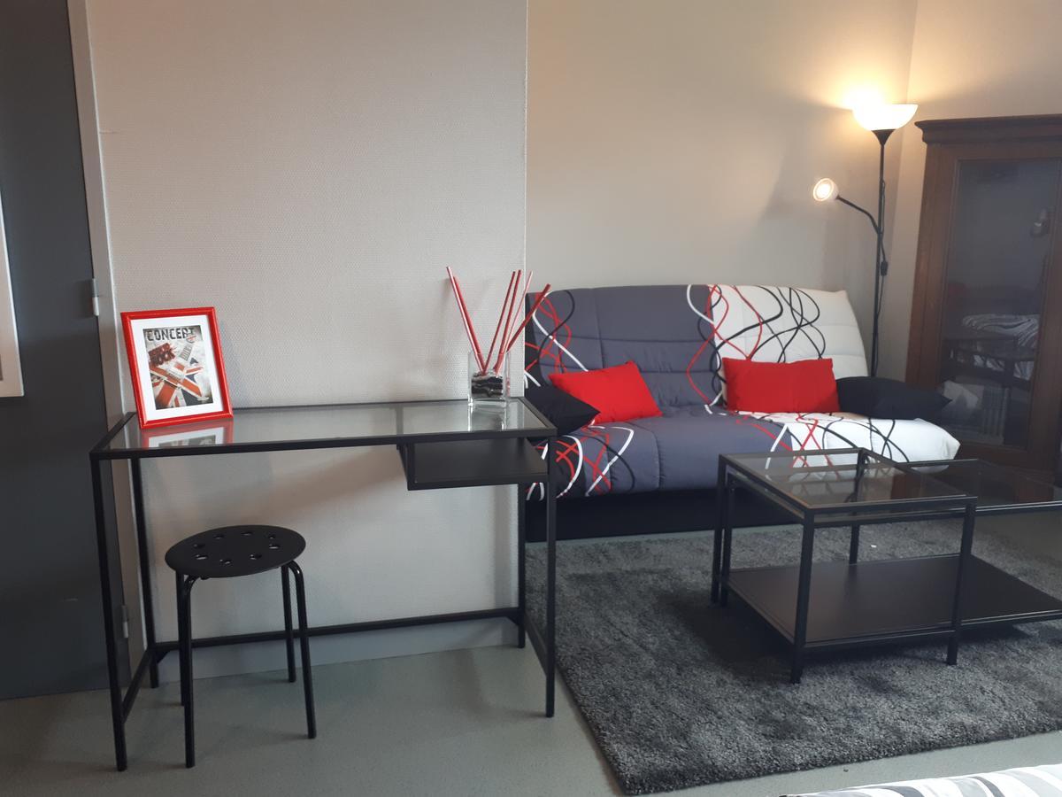 Le Grand Val Bed & Breakfast Lavastrie Bagian luar foto