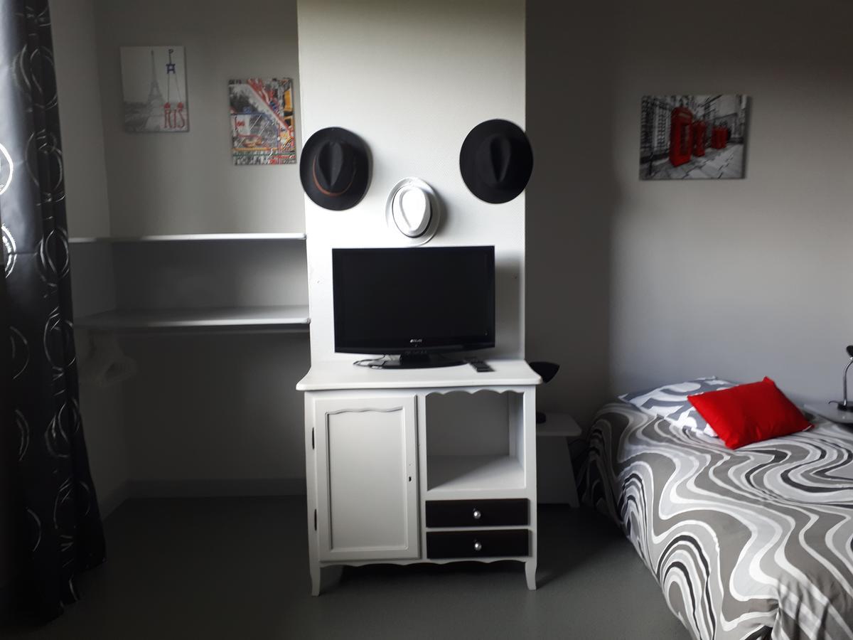 Le Grand Val Bed & Breakfast Lavastrie Bagian luar foto