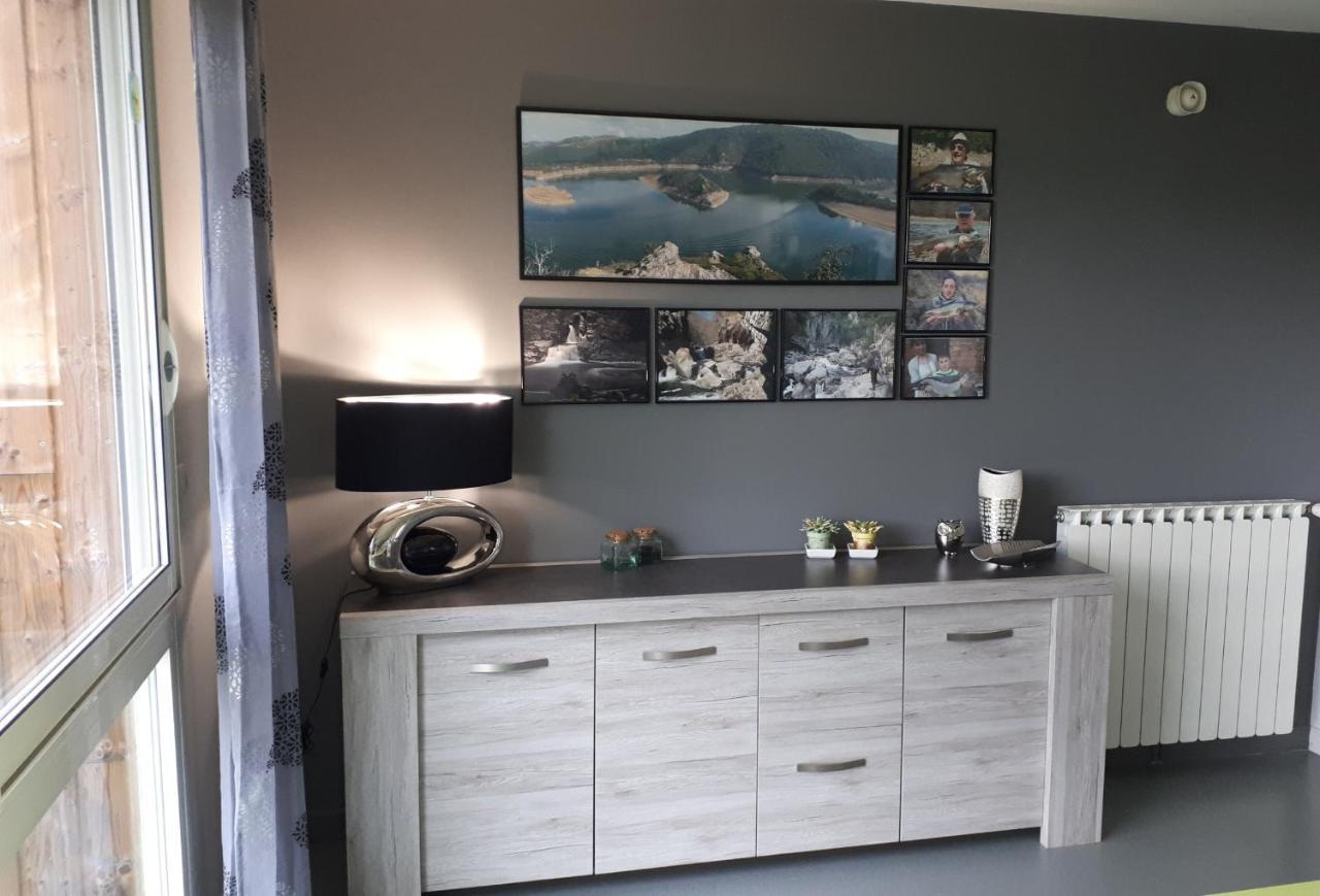 Le Grand Val Bed & Breakfast Lavastrie Bagian luar foto
