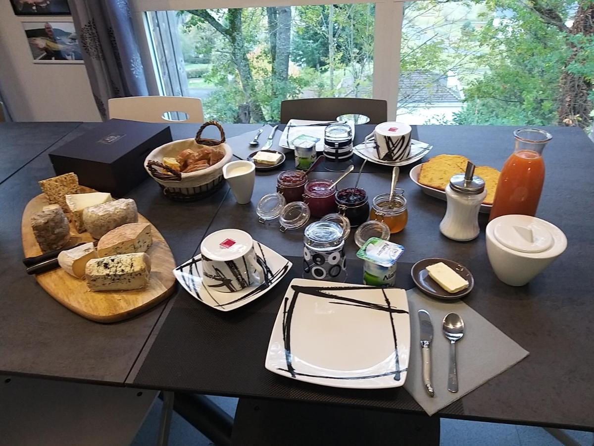Le Grand Val Bed & Breakfast Lavastrie Bagian luar foto