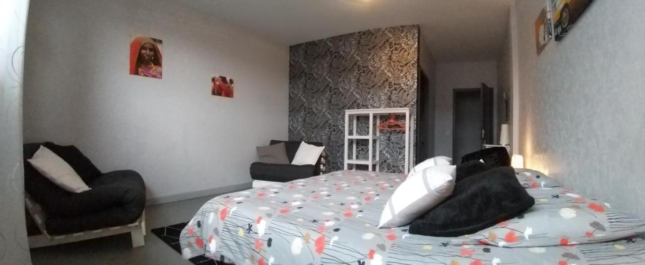 Le Grand Val Bed & Breakfast Lavastrie Bagian luar foto